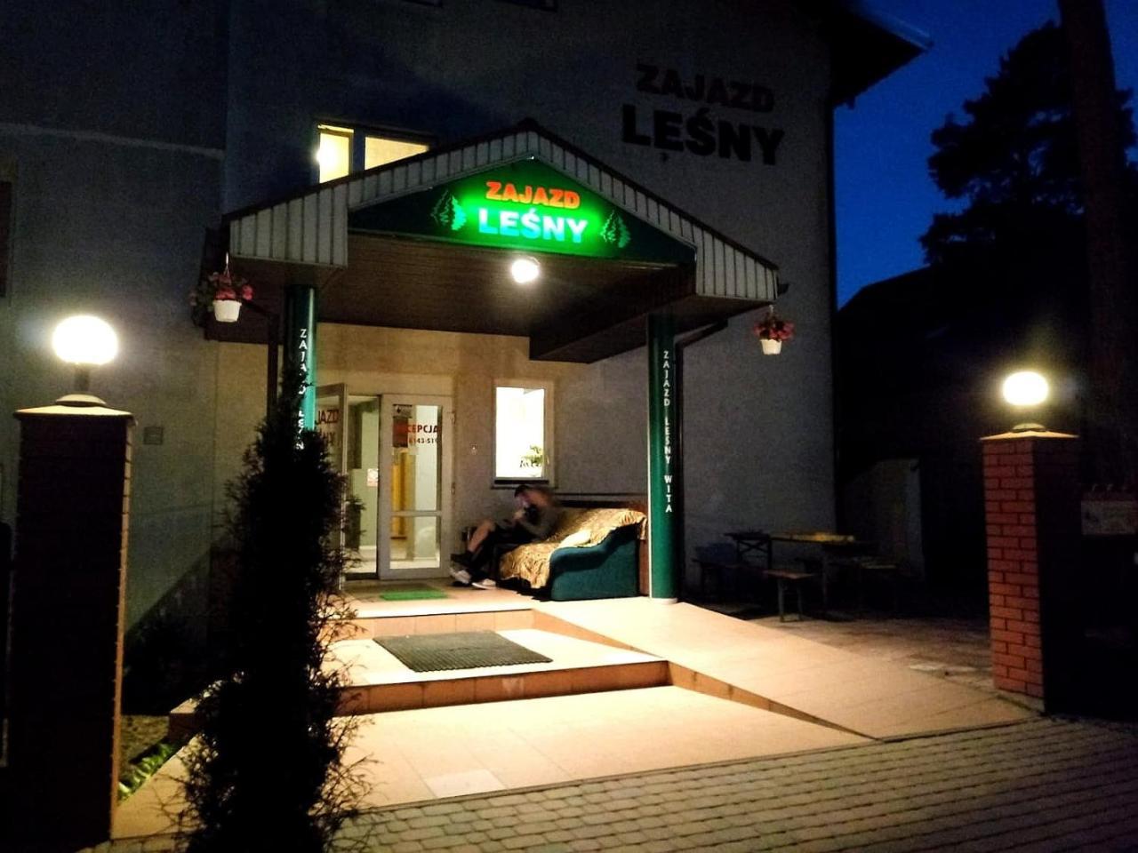 Zajazd Lesny Tuszyn Eksteriør bilde